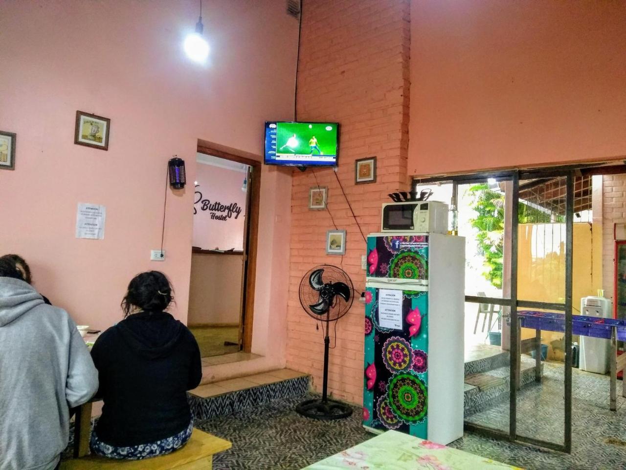 Butterfly Hostel Пуерто-Іґуасу Екстер'єр фото
